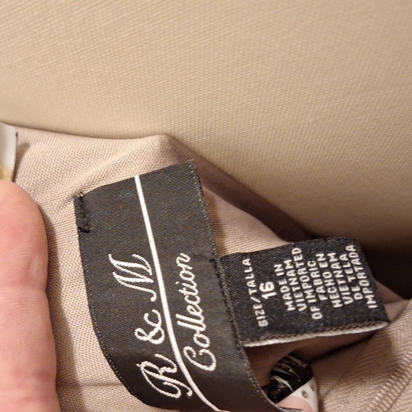 R & M Collections Sz. 16 beige dress with jacket - Picture 4 of 6